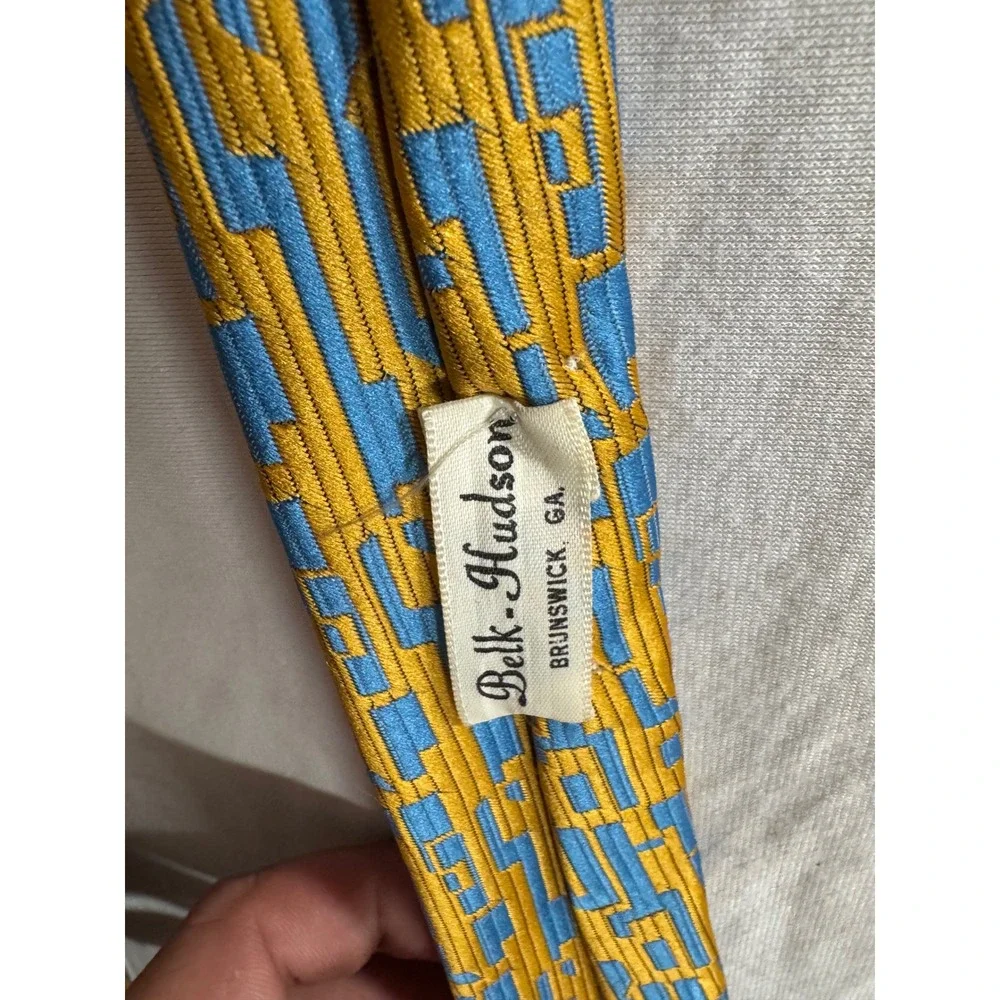 Vintage Beau Brummell Gentry Tie Gold Blue Geometric Abstract Belk-Hudson GA